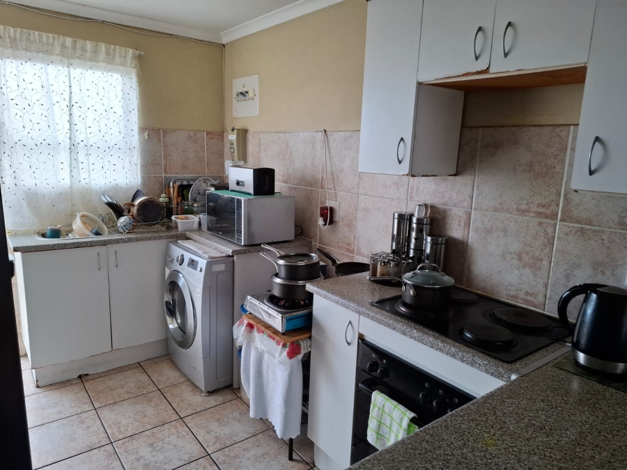 2 Bedroom Property for Sale in Guldenland Western Cape